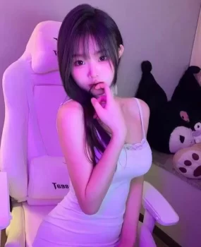 丰满紧致小嫩妹