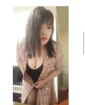 玫瑰大胸少妇