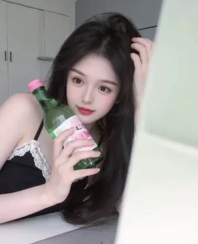 白皙前台小姐姐兼职