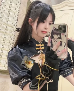 极品黑丝美少女毕业没多久会Cos情趣制服调情