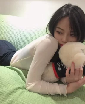 鹿城兼职在校美女娜娜闺房里就开干