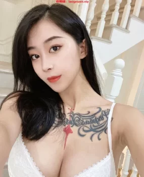 武汉肤白貌美好大奶子差点没下的来床，真爽，强烈推荐狼友体验