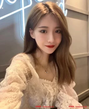 泰安模特小姐姐兼职，前凸后翘大长腿大白奶蜜桃臀